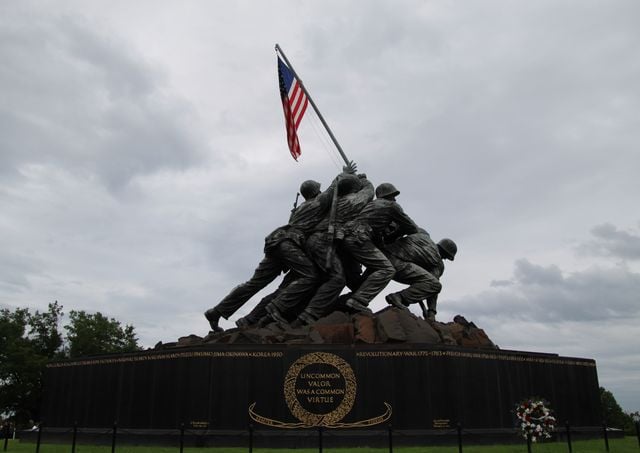 Veterans memorial honoring military service and support from funeral homes in Sterling Heights, MI